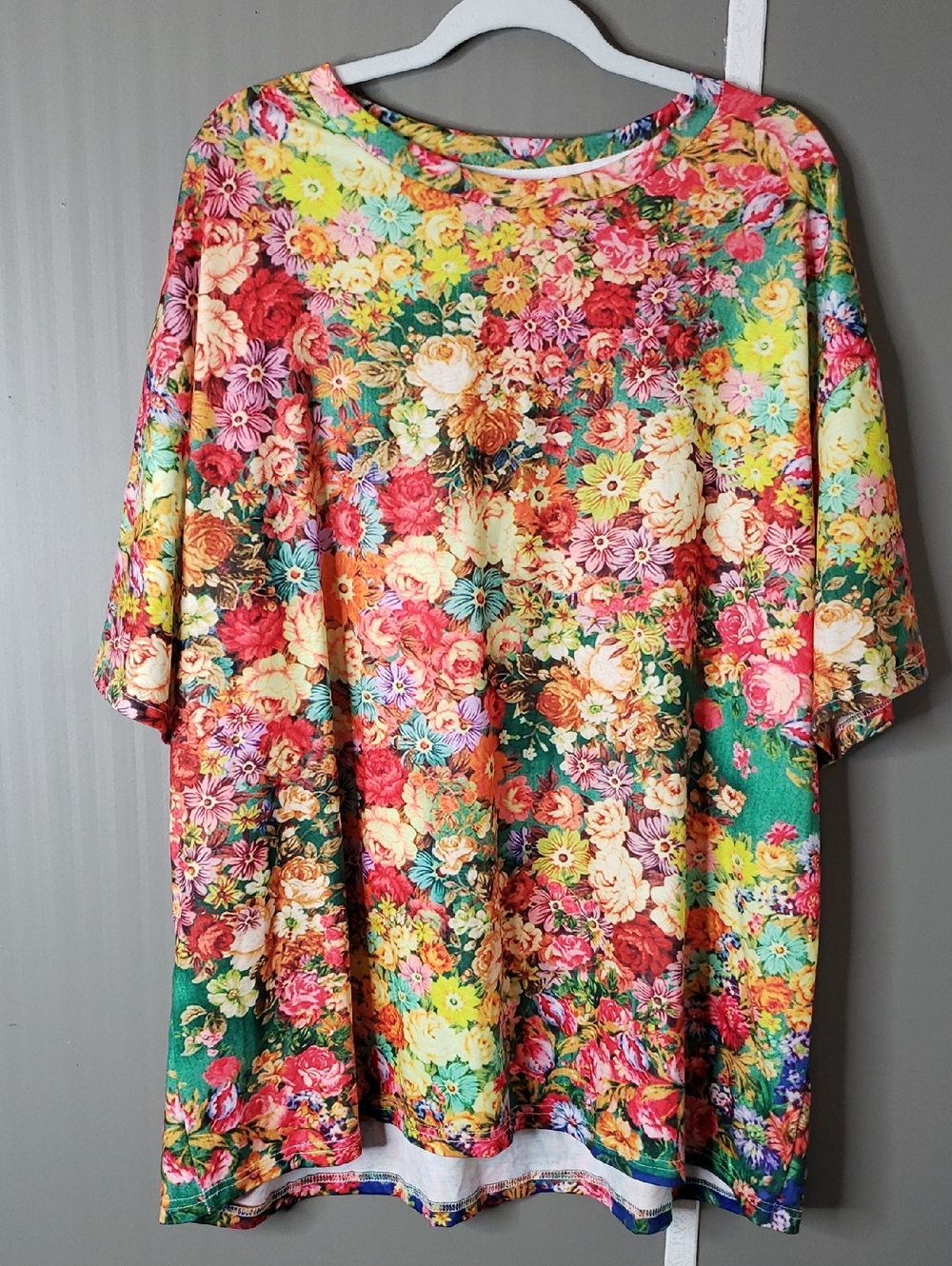 SHEIN Curve Tshirt Multicolor Floral Crewneck Short Sleeve Top